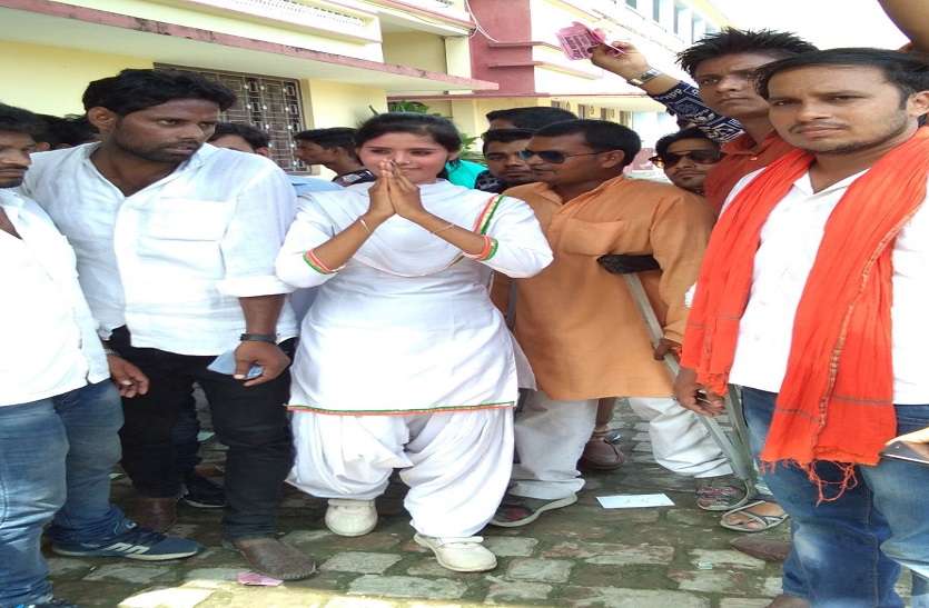 up news छात्रसंघ चुनाव: गुड्डी यादव ने अध्यक्ष पद के लिए नामांकन कर चुनावी मुकाबले को बनाया दिलचस्प, मिली थी जान से मारने की धमकी