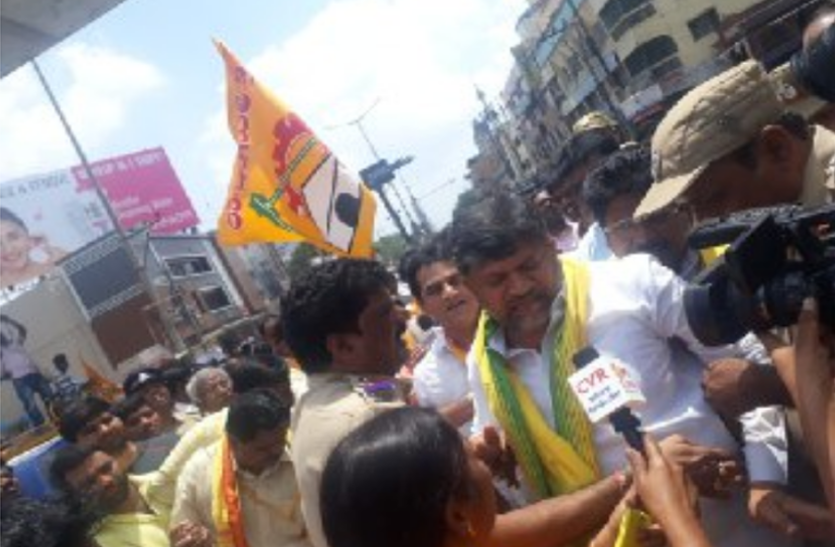 protest तेलुगु राज्य भी भारत बंद में हुए शामिल,दिखा प्रदर्शन का मिलाजुला असर