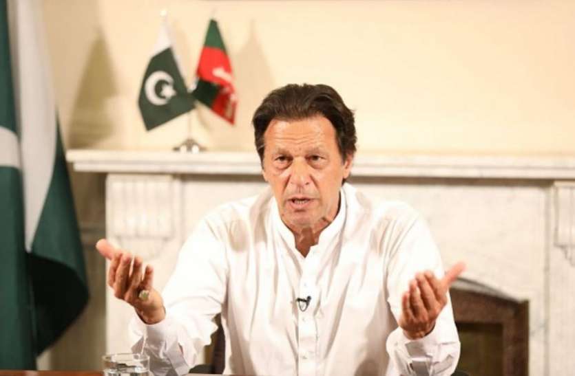 Imran khan कर्ज में डूबा पाकिस्तान लगा सकता है लग्जरी कारों, स्मार्टफोन्स के आयात पर पाबंदी