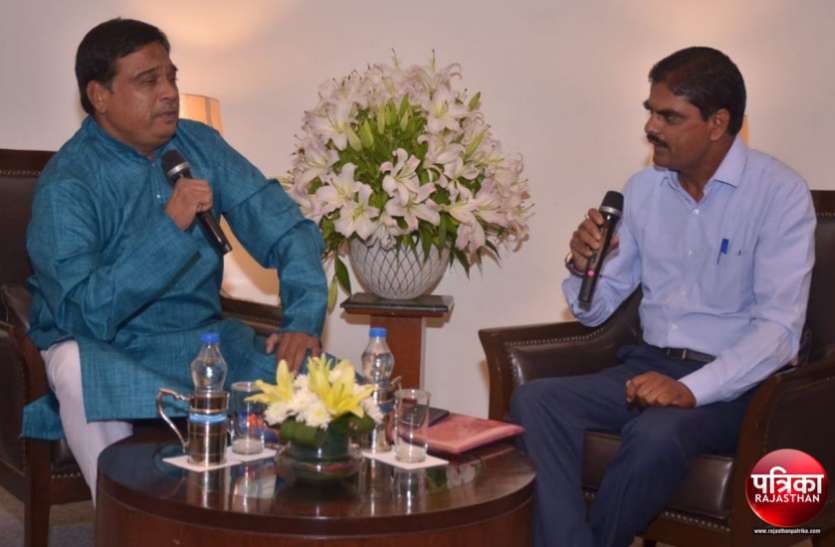 banswara गुलाबी नगरी में गूंजी वागड़ी : ‘कहानी लंबे समय तक पाठक के जेहन में रहती है’
