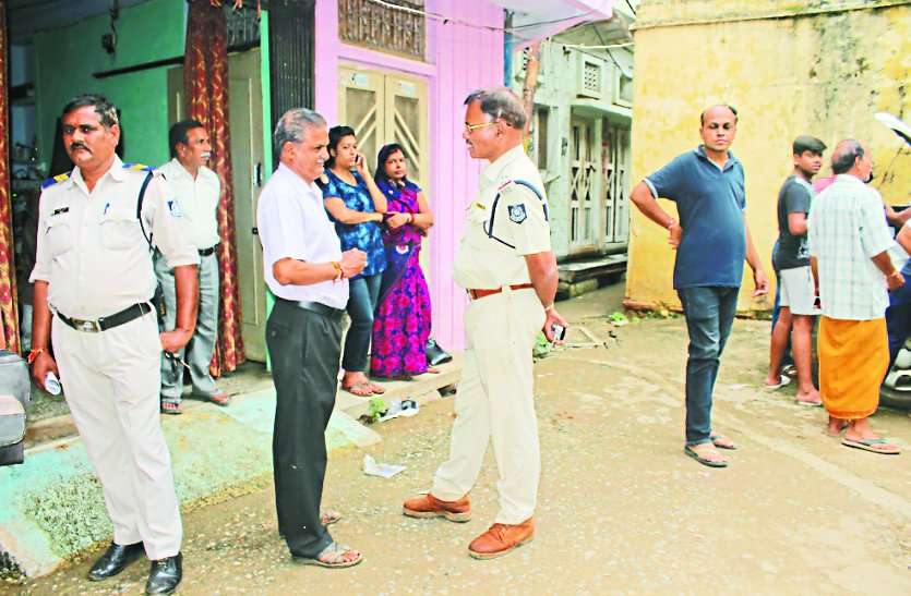 old woman तीन दिन से नहीं दिखी थी बुर्जुग,कमरे के गेट खोलते ही पुलिस के उड़े होश