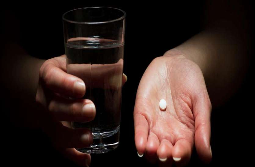 pain killers दर्द मिटाने वाली दवा बना सकती है आपको डिप्रेशन का शिकार, जानें पेनकिलर के नुकसान