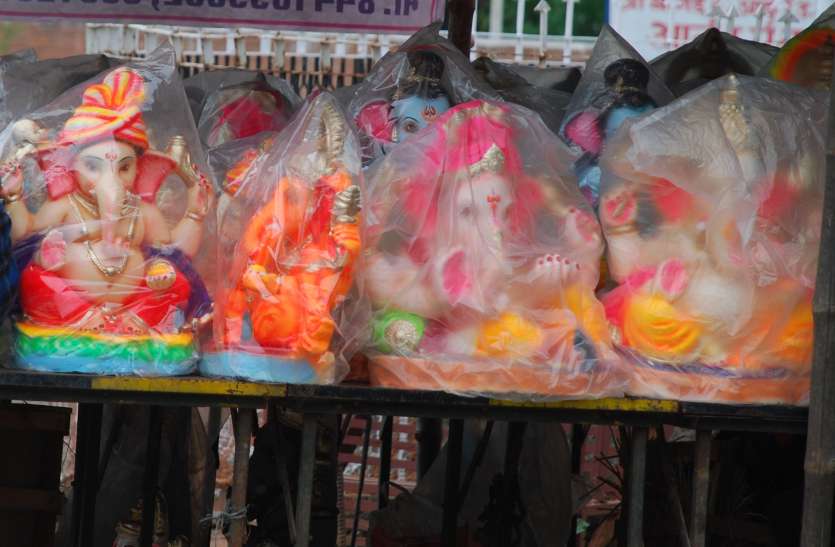 Statues of Ganapati Bappa being fascinated by every mind हर मन को मोह रही गणपति बप्पा की मूर्तियां