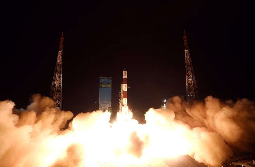 isro दो ब्रिटिश उपग्रहों के साथ रात में उड़ान भरेगा पीएसएलवी