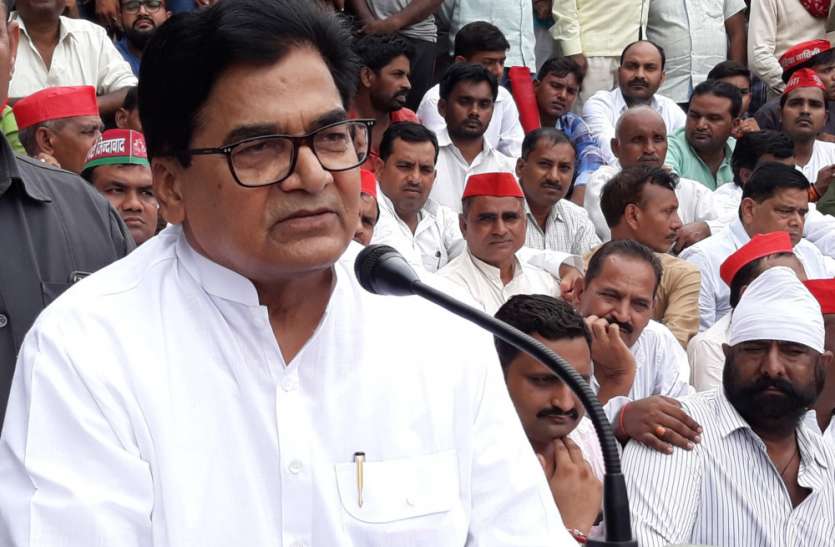 SP leader ramgopal yadav शिवपाल के सेक्युलर मोर्चे पर रामगोपाल का तंज, आज अमर सिंह की लोकमंच पार्टी का क्या हश्र है?