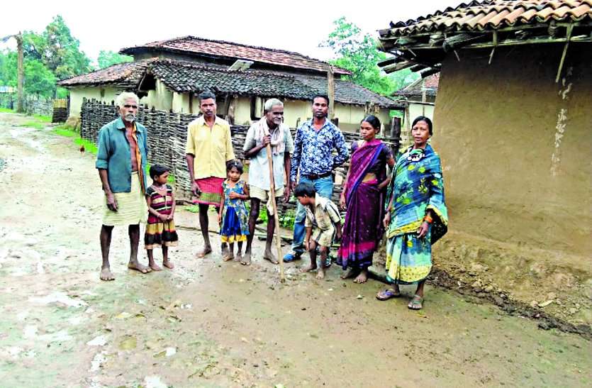 system आंैधी के अंदरूनी गांवों में नहीं पहुंचा विकास, अंधेरे में जिंदगानी