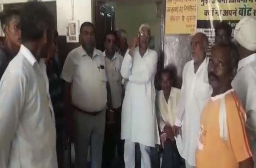 rajasthan news किसान मजदूरों ने प्रदर्शन कर, सौंपा ज्ञापन