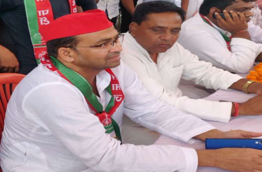 SP Leader mohammad tahir khan इस सपा नेता अखिलेश को बताया विकास पुरुष, कहा- चुनाव जीते तो जिले के लिये करेंगे ये काम