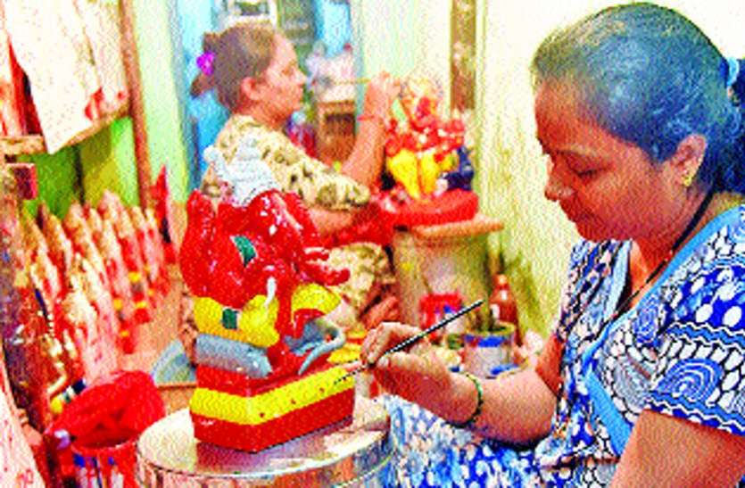 जिला प्रशासन की प्रतिबध्दता पर कलाकारों को संदेह! जिला प्रशासन की प्रतिबध्दता पर कलाकारों को संदेह!