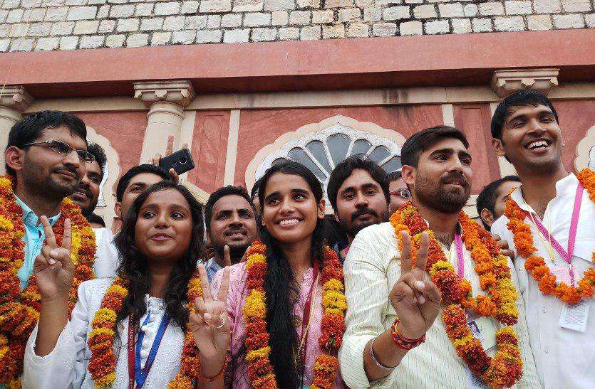 rajasthan university election result 2018 छात्रसंघ चुनाव परिणाम 2018 : लगातार तीसरे साल रहे बागी हावी, सबको पछाड़ बनाई हैट्रिक