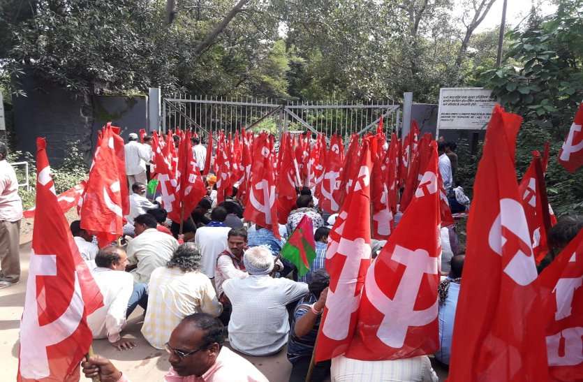 BHILAI पहली बार भिलाई पहुंचे सेल चेयरमैन की मौजूदगी में श्रमिकों ने घेरा आईआर को, बीएसपी प्रबंधन की हुई किरकिरी