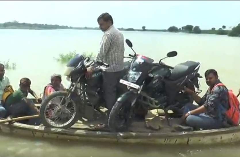 Flood in Hamirpur उफान पर यमुना और बेतवा नदियां, 100 गांवों पर टूटा कहर, ग्रामीणों में फैली दहशत