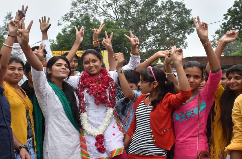 Student Union election results 2018: ABVP student union बारिश ने रोकी समर्थको की राह, विजय घोषणा के बाद उमड़ा सैलाब...