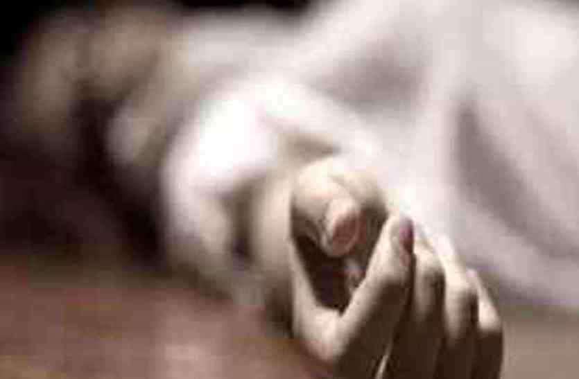 dead body तीन महीने पहले हुई थी लव मैरिज, लैटने के बाद अचानक हास्टल से लड़का मिला इस हाल में
