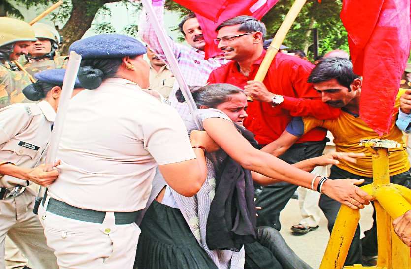 Bharat Bandh तांगों, बैलगाडिय़ों,साइकिलों पर बंद कराने निकले नेता, दोपहर में खुल गया शहर