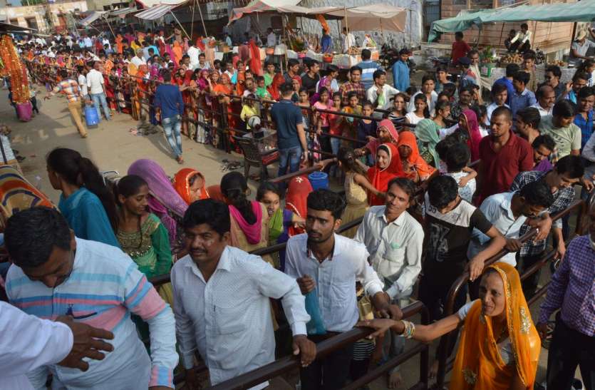 Baithuja Dham, a great crowd of pilgrims बाबा रामदेव के अवतरण दिवस पर : बिठूजाधाम में उमड़ा श्रद्धालुओं का सैलाब