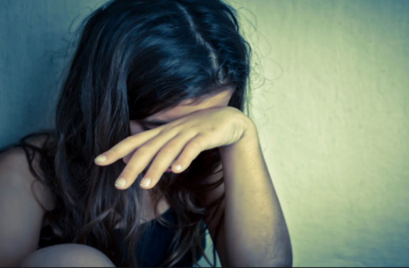rape एक साल से बाप कर रहा था बेटी से दुष्कर्म, मां को बताई सच्चाई तो हो गया यह कांड