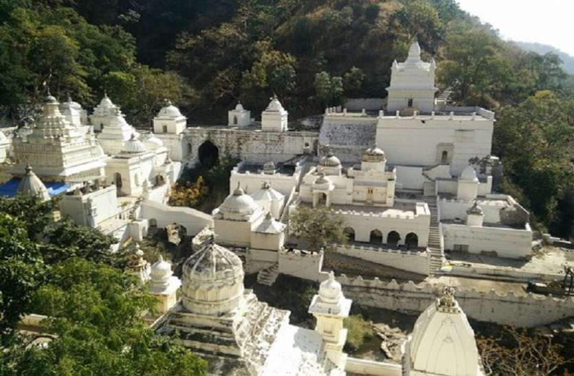 mysterious muktagiri temple betul madhya pradesh चमत्कार! यहां होती है केसर और चंदन की बारिश, खबर पढ़ने के बाद जाने से नहीं रोक पाएंगे खुद को