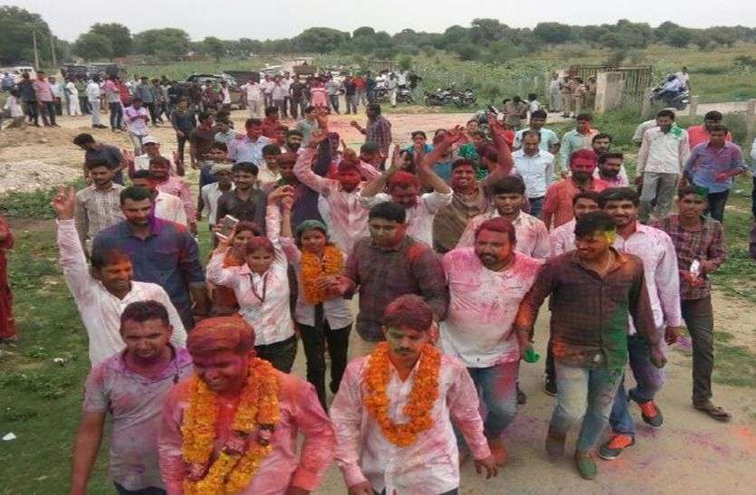 NSUI panel win Student election 2018 in law College Sikar Live Update : जश्र में डूबी Sikar NSUI, लॉ कॉलेज में दर्ज की जीत, देखें वीडियो