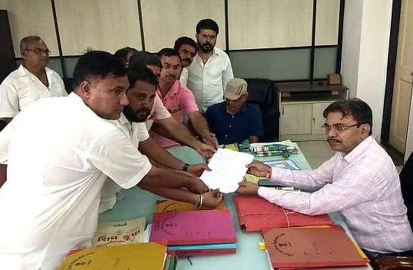 patrika पालिकाध्यक्ष के खिलाफ हुए उनके ही पार्षद