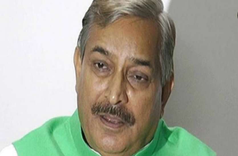 Pramod Tiwari प्रमोद तिवारी बोले, पेट्रोल महंगा कर, अंबानी-अडानी की जेब भर रही है मोदी सरकार