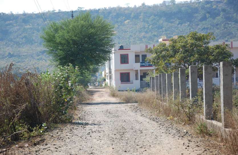 colony अधर में लटकी कॉलोनी के वैध होने की प्रक्रिया, विकास रुके