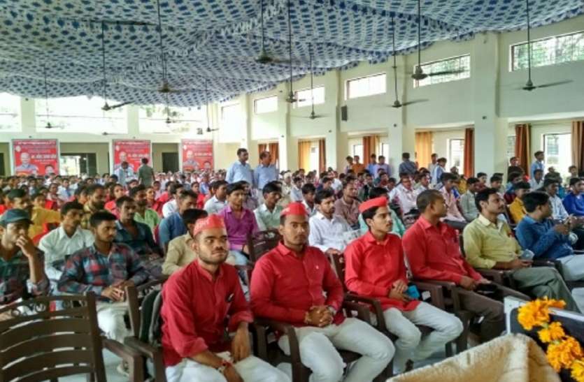 samajwadi भाजपा सरकार ने शिक्षकों का अपमान किया है: अनुराग पटेल