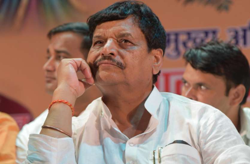 shivpal Singh yadav मुलायम के रुख पर निर्भर करेगा शिवपाल का भविष्य
