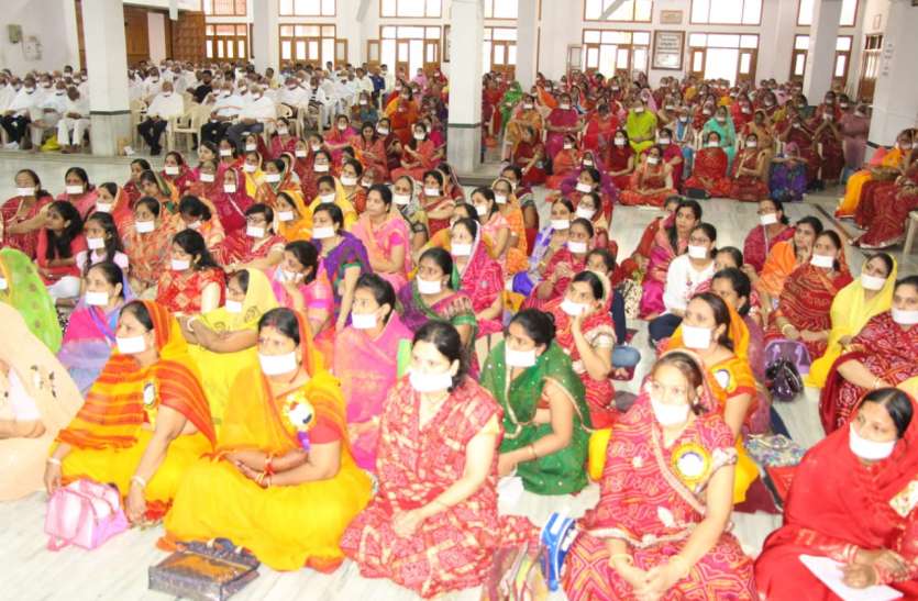 paryushan भगवान महावीर का जन्म कल्याणक महोत्सव मनाया...ढोल-नगाड़ोंं के बीच धूमधाम से हुए आयोजनों में झूमे श्रद्धालु