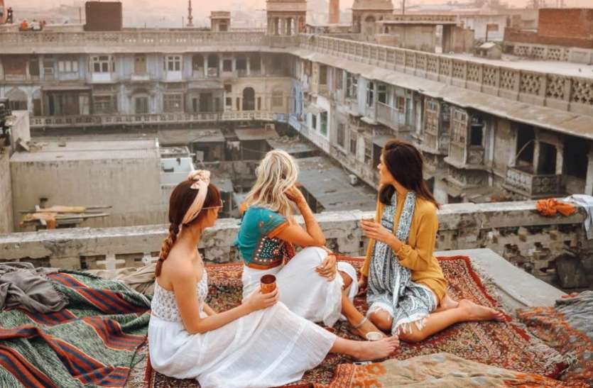 Fashion,travel,lifestyle,youth,tourist places,relationship tips in hindi,lifestyle tips in hindi,Tours,career option, देश-विदेश घूम कर भी कमा सकते हैं लाखों, जानिए क्या है ट्रैवल ब्लॉगिंग