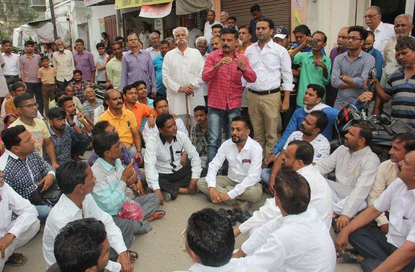 sirohi आबादी क्षेत्र में मोबाइल टावर के खिलाफ फूटा गुस्सा, सड़क पर धरना, जांच के आदेश