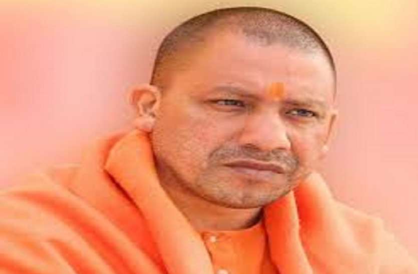 yogi mla मृतक के रोते बिलखते परिवार का हाल पूंछने पहुंचे योगी के विधायक, फिर की प्रशासन की घोर निंदा