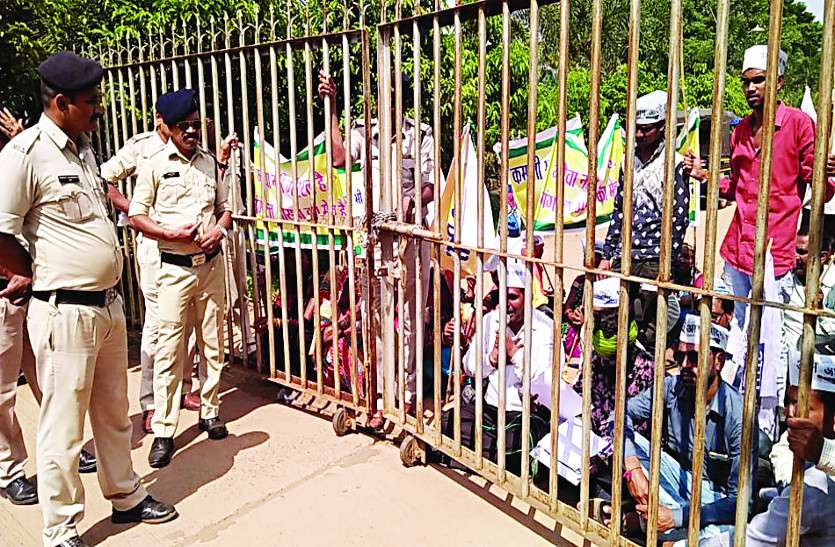 cg news सिंचाई अधिकारियों की पोल खोलने पहुंचे थे आप नेता, कलक्टर के न आने पर उल्टे पैर लौटे प्रदर्शनकारी