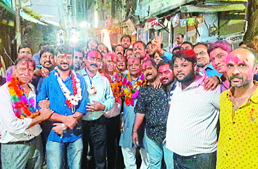 ask चौधरी पैनल ने जीत के बाद निकाला विजयी जुलूस