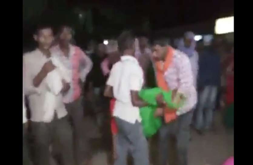 bahraich परिजनों का आरोप, डॉक्टरों ने इलाज करने से किया मना, बच्ची की चले गई जान