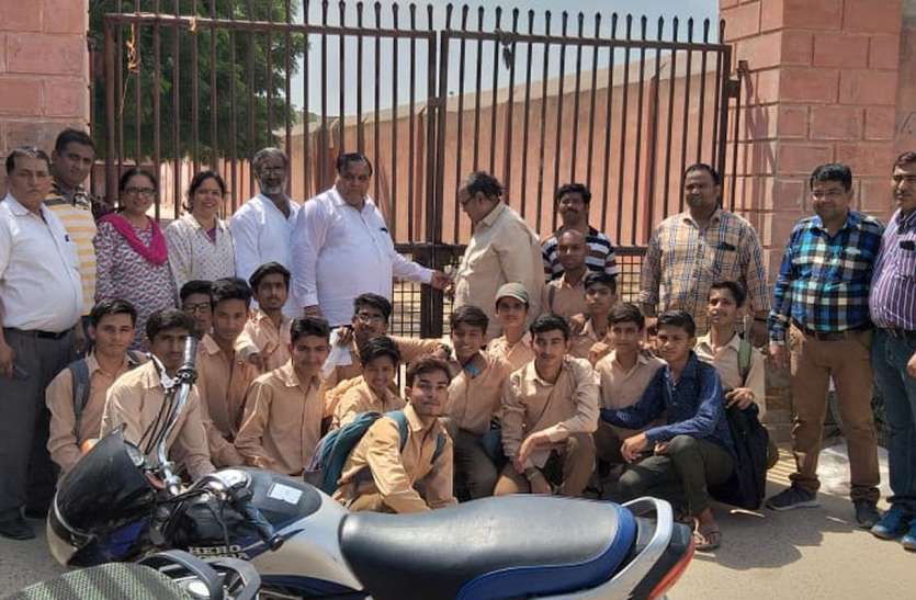 Gymnastics center seal एमएम ग्राउंड में बने जिम्नास्टिक सेंटर को किया सील
