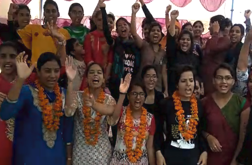 CHURU चूरू में ABVP ने लहराया परचम, अनीता ऐचरा बनी राजकीय कन्या महाविद्यालय की अध्यक्ष