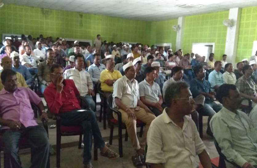 Clerks arrested चार दिन से बैठे थे अनिश्चितकालीन हड़ताल पर, 5वें दिन 210 लिपिकों को किया गया गिरफ्तार