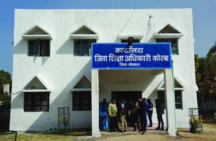 कक्षा 10 वीं एवं 12 वीं में मेरिट अंको के आधार पर चयन बोर्ड परीक्षा में बेहतर प्रदर्शन करने वाले जिले के 97 होनहार छात्रों को मिलेंगे 15-15 हजार, देखिए पुरस्कृत होने वाले छात्रों की पूरी सूची