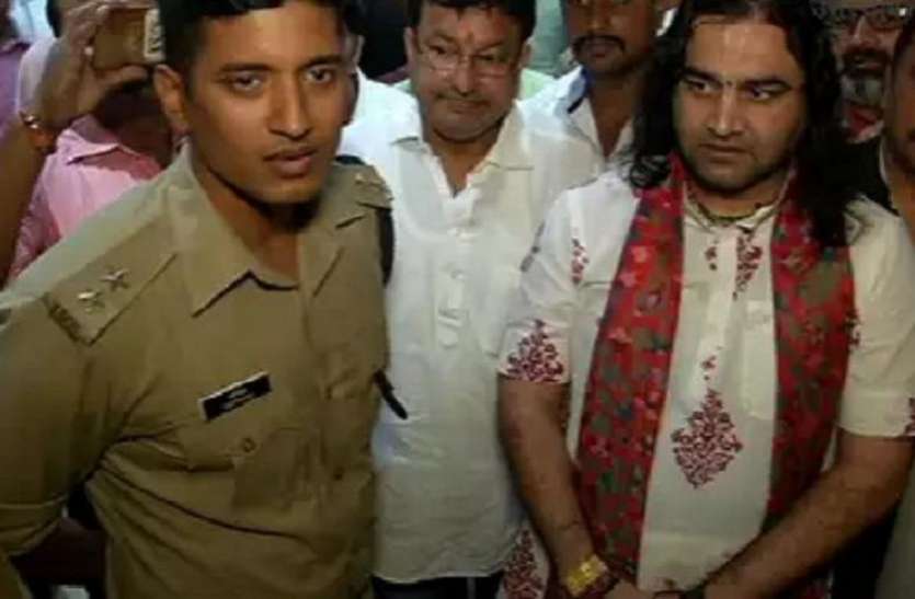 meerut देवकी नंदन ठाकुर की गिरफ्तारी के बाद उठा राजनीतिक तूफान, भाजपा के खिलाफ हुआ महापंचायत का ऐलान