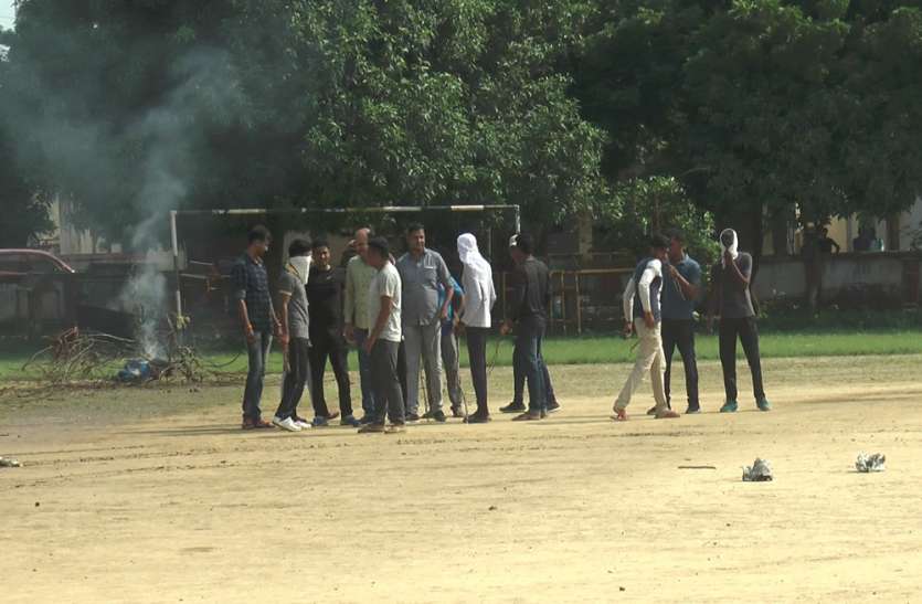 etawah इटावा पुलिस लाइन में घुसे बलवाई और दंगाई, पुलिस लाइन में मचा हड़कंप, जानिए पूरा मामला