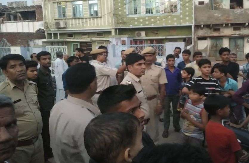 3.40 lakh rupees bag stolen in kherli alwar अलवर में यहां घरवालों की मौजूदगी में 3.40 लाख रुपयों से भरा बैग लेकर फरार हुआ बदमाश, देखते रह गए सभी लोग