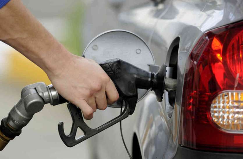 Kumaraswamy signs down on state fuel tax reduction कुमारस्वामी ने दिए ईंधन पर राज्य कर घटाने के संकेत