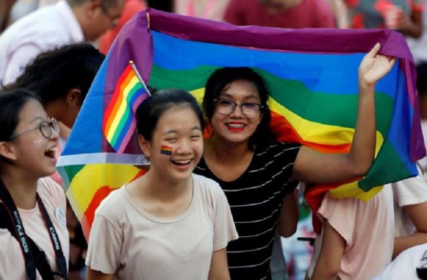 singapore सिंगापुर: डिस्क जॉकी ने ‘समलैंगिकता’ पर लगी रोक को अदालत में दी चुनौती