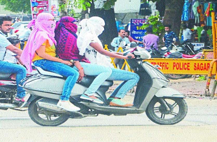 तीन से पांच साल का बीमा अनिवार्य होने से डाउन हुआ मार्केट तीन से पांच साल का बीमा अनिवार्य होने से डाउन हुआ मार्केट