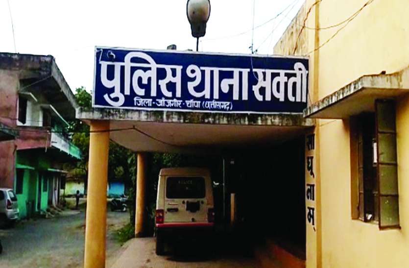 डायल 112 के माध्यम से अपनी पीड़ा पुलिस को बताई देर रात चार बदमाशों ने ट्रक का रास्ता रोककर किया ऐसा काम, पूरे क्षेत्र में सनसनी