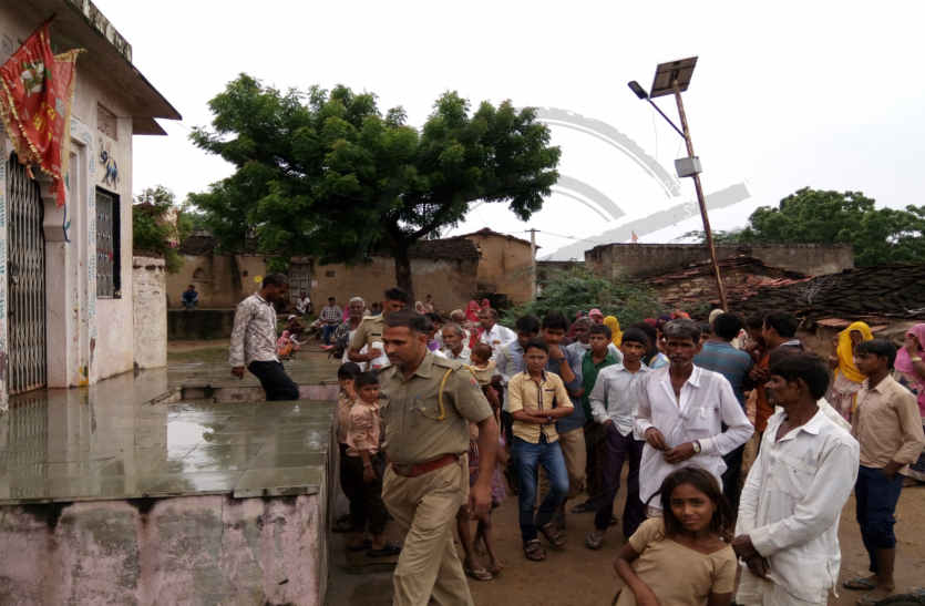 Juvenile donation box of broken temple in bhilwara बाल अपचारियों ने तोड़ा मंदिर का दानपात्र, एक को पकड़ा, दूसरा भागा
