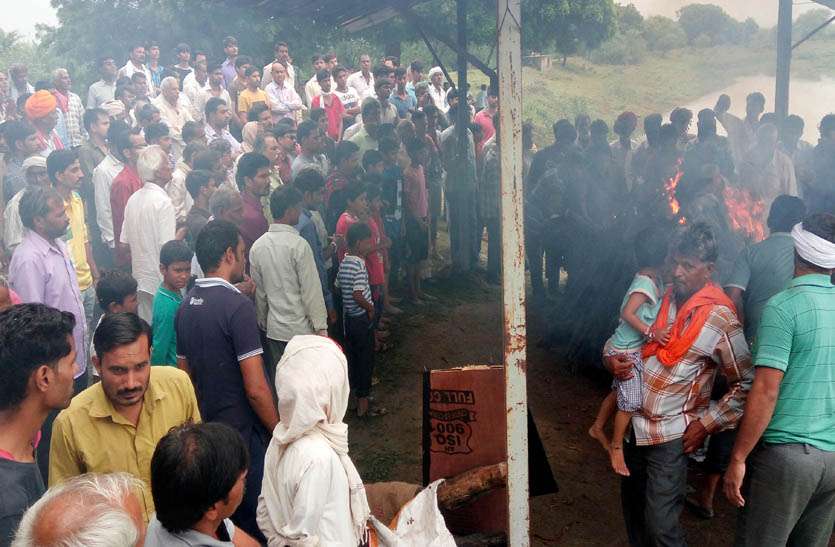 rajasthan-s-tonk-military-officer-dies-in-bangalore राजसथान के सहायक सैन्य अधिकारी की बैंगलुरु में हुई मौत, नम आंखों से दी अंतिम विदाई