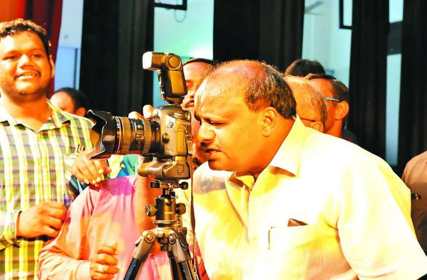 मुख्यमंत्री ने किया फोटो प्रदर्शनी का उद्घाटन मुख्यमंत्री ने किया फोटो प्रदर्शनी का उद्घाटन
