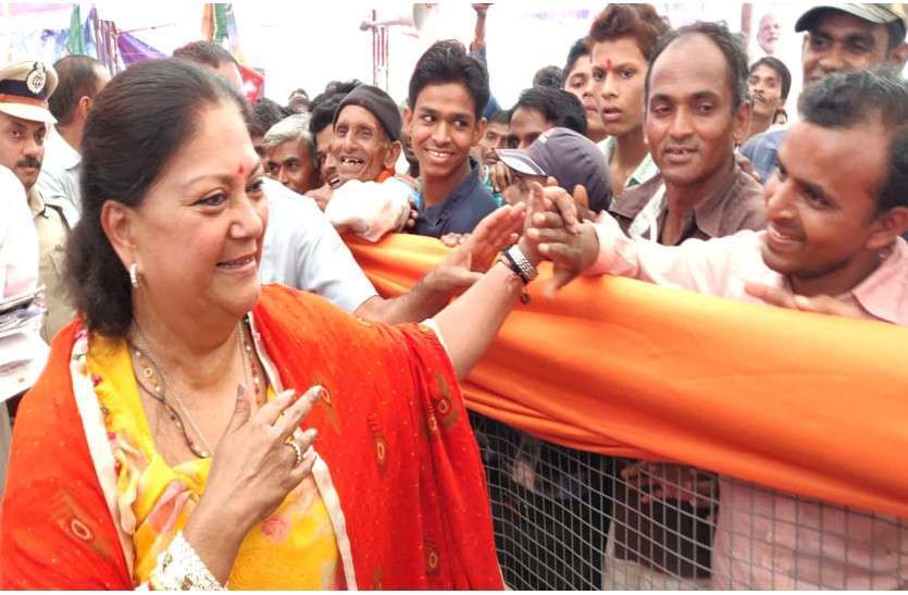 Cm Vasundhara Raje Will Not do conference in alwar जिलेभर में घूमेगी मुख्यमंत्री की गौरव यात्रा, लेकिन अलवर व बहरोड़ में नहीं करेंगी सभा, जानिए क्या है कारण